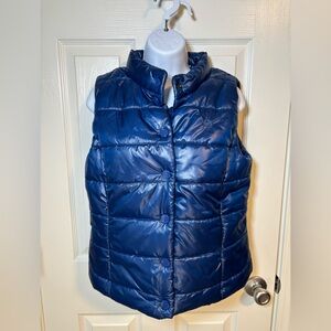 Blue Converse puffer vest with button front closure and pockets-medium